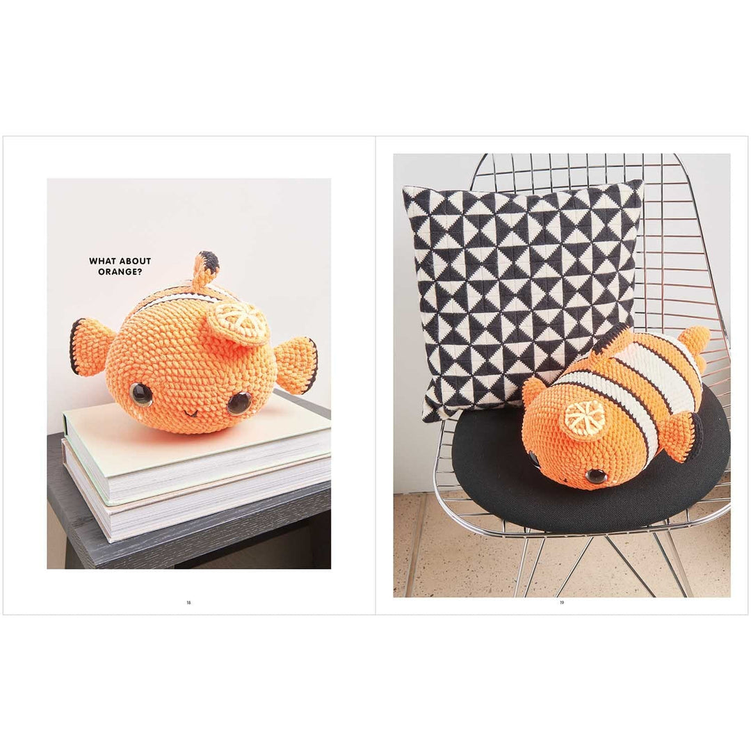 ChristopherEllis／English／ ReallyTogether CHENILLOVE BIG CUTIES – Universal Yarn