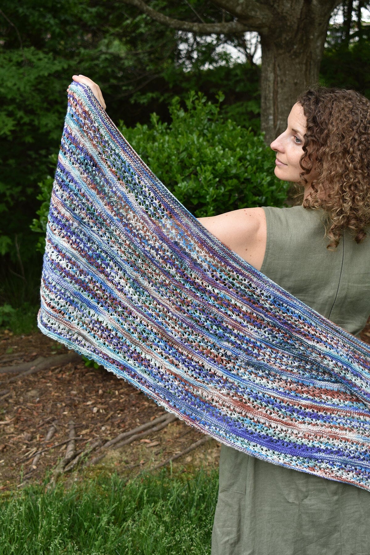 Expressionist Shawl â Universal Yarn