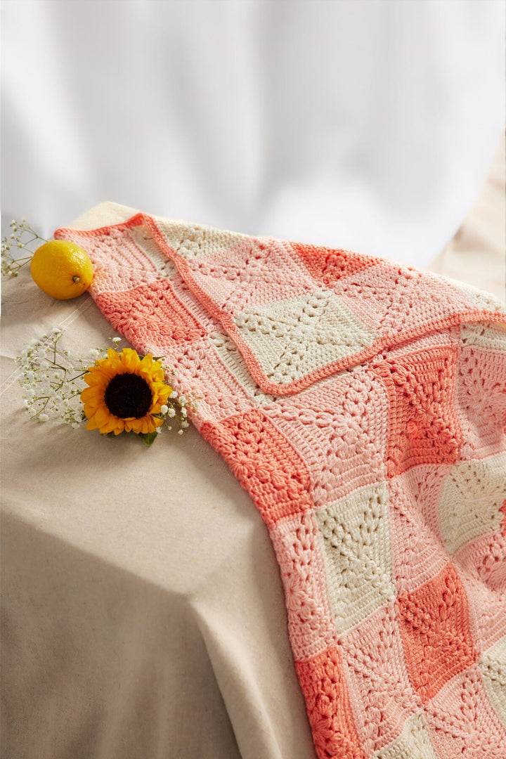 Gingham Blankie Crochet – Universal Yarn1