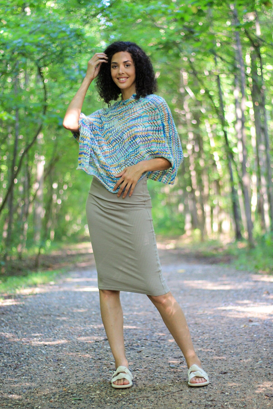 Mimosa Poncho – Universal Yarn