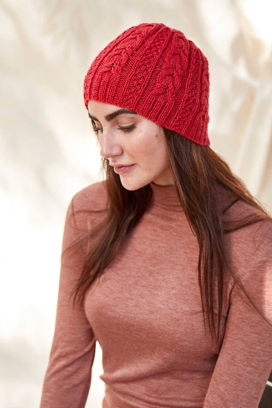 Amaranth Hat – Universal Yarn