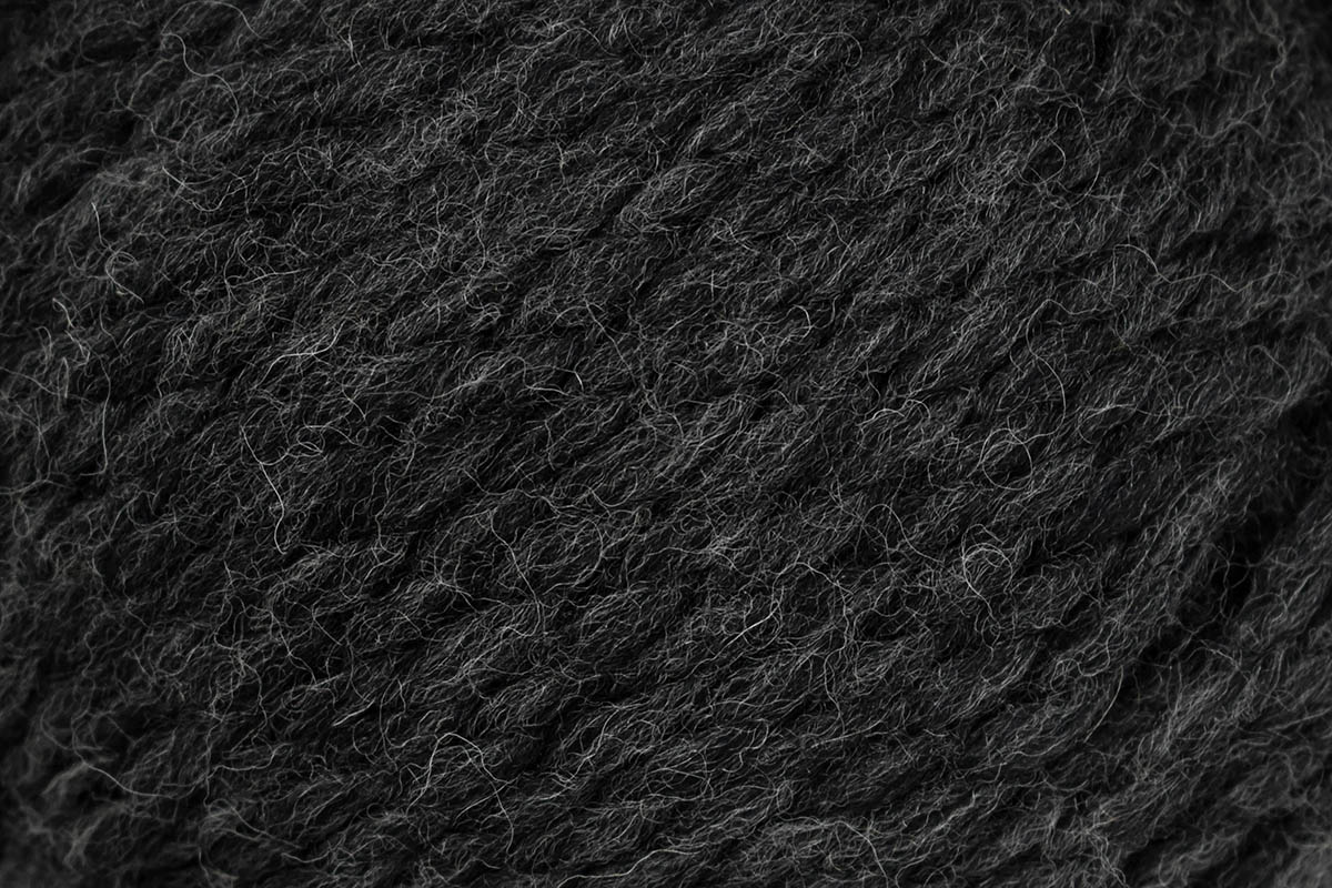 Universal Yarn Be Wool — premium merino wool yarn collection