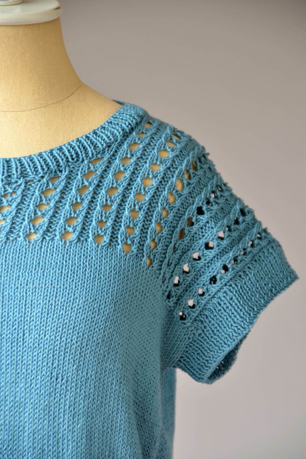 Blissful Tee – Universal Yarn