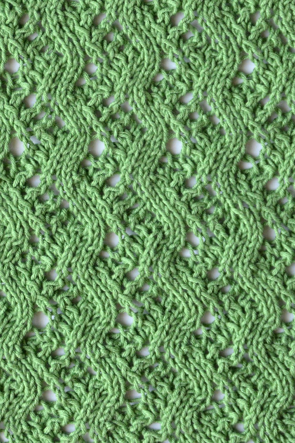 Chasing Vines Cowl – Universal Yarn