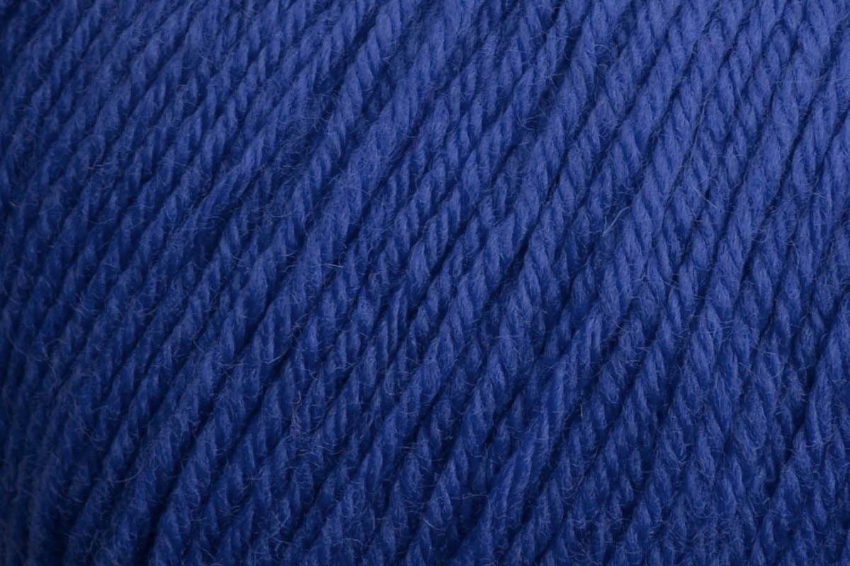 Deluxe Worsted Superwash Universal Yarn