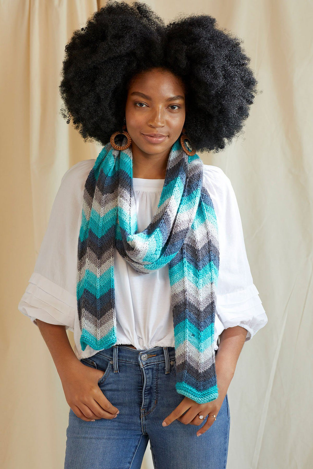 Mavi Scarf – Universal Yarn