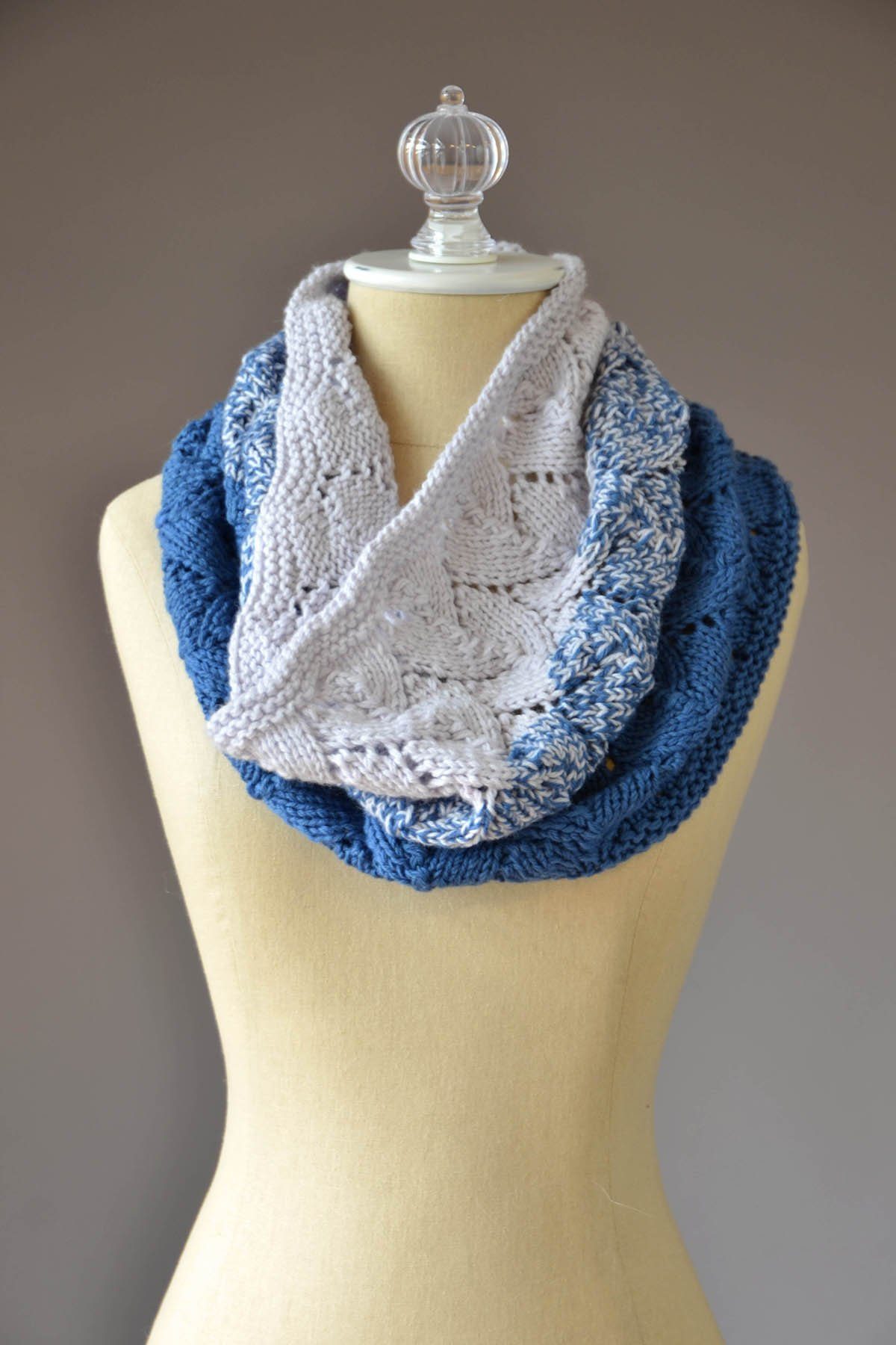 Mingle Cowl – Universal Yarn