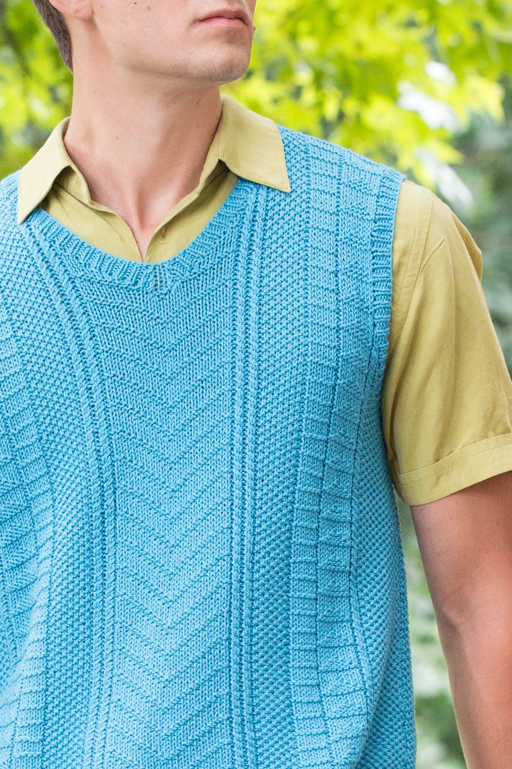 TNNA Vest – Universal Yarn